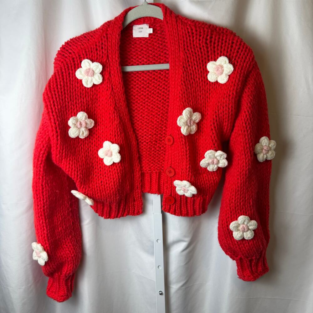 Luna Ivy Chunky Knit Cardigan XS Red Floral Appliqué Textured Cropped Sweater